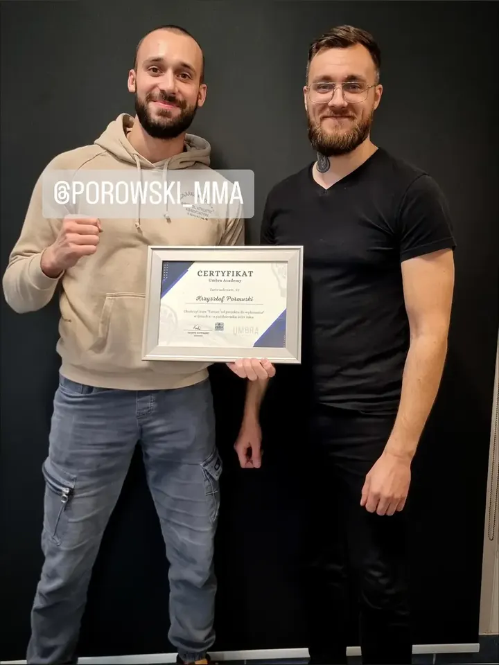 Krzysztof z certyfikatem Umbra Academy obok Patryk Kowalski, październik 2024