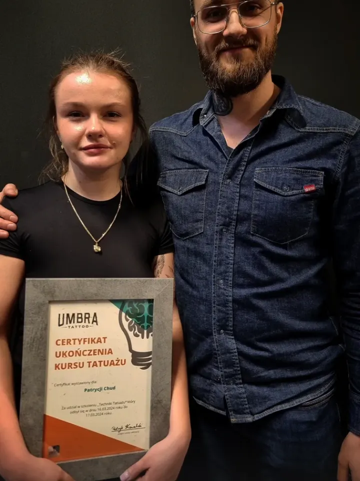 Patrycja z certyfikatem Umbra Academy obok Patryk Kowalski, marzec 2024